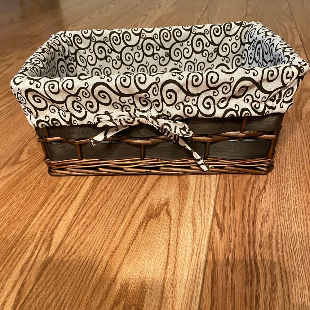 Lightweight Lined Basket